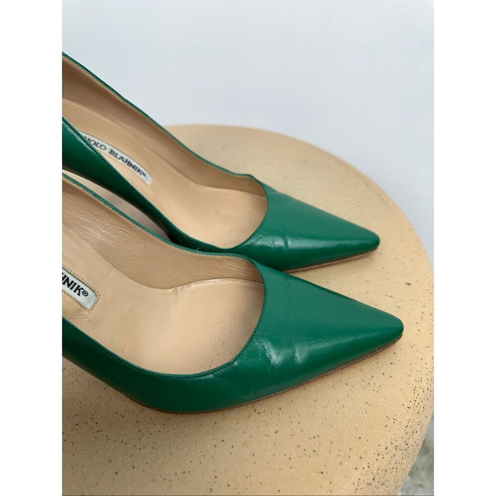 Manolo Blahnik Women’s Leather Kelly Green Leather Point Toe 3.5” Pumps - Picture 12 of 16